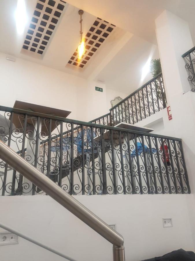 Palafox 23 Hostel Madrid Bagian luar foto