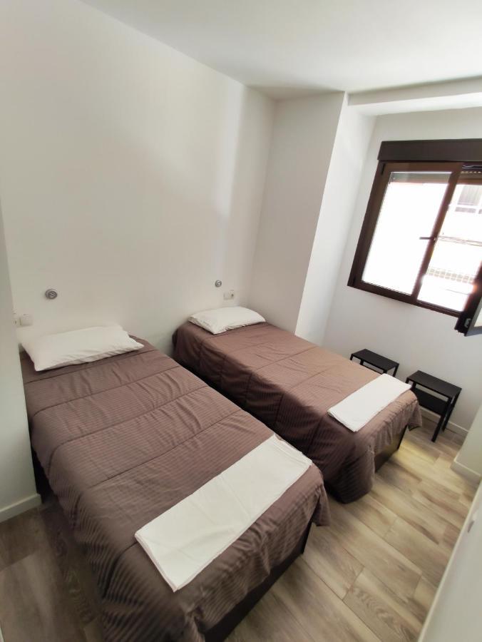 Palafox 23 Hostel Madrid Bagian luar foto