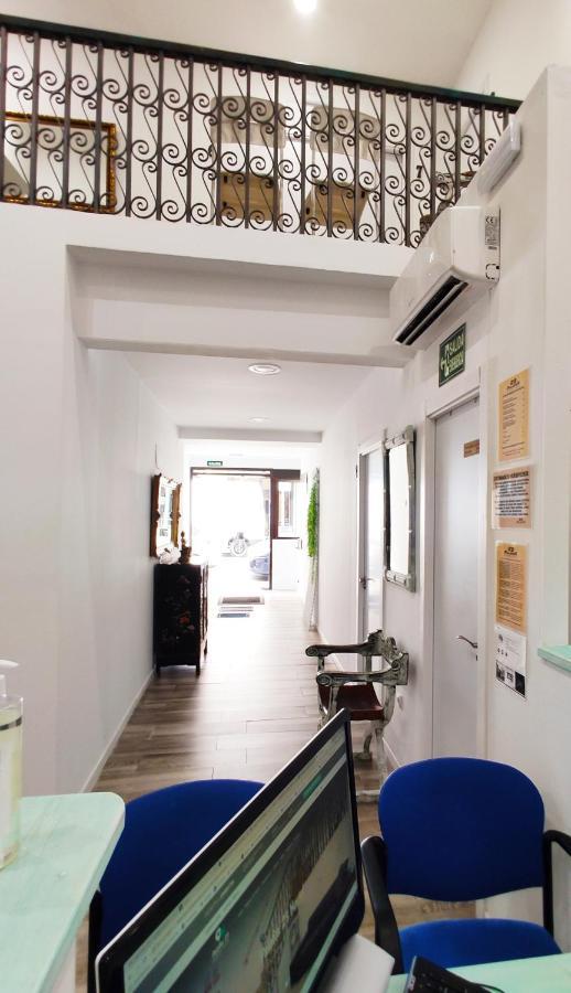 Palafox 23 Hostel Madrid Bagian luar foto