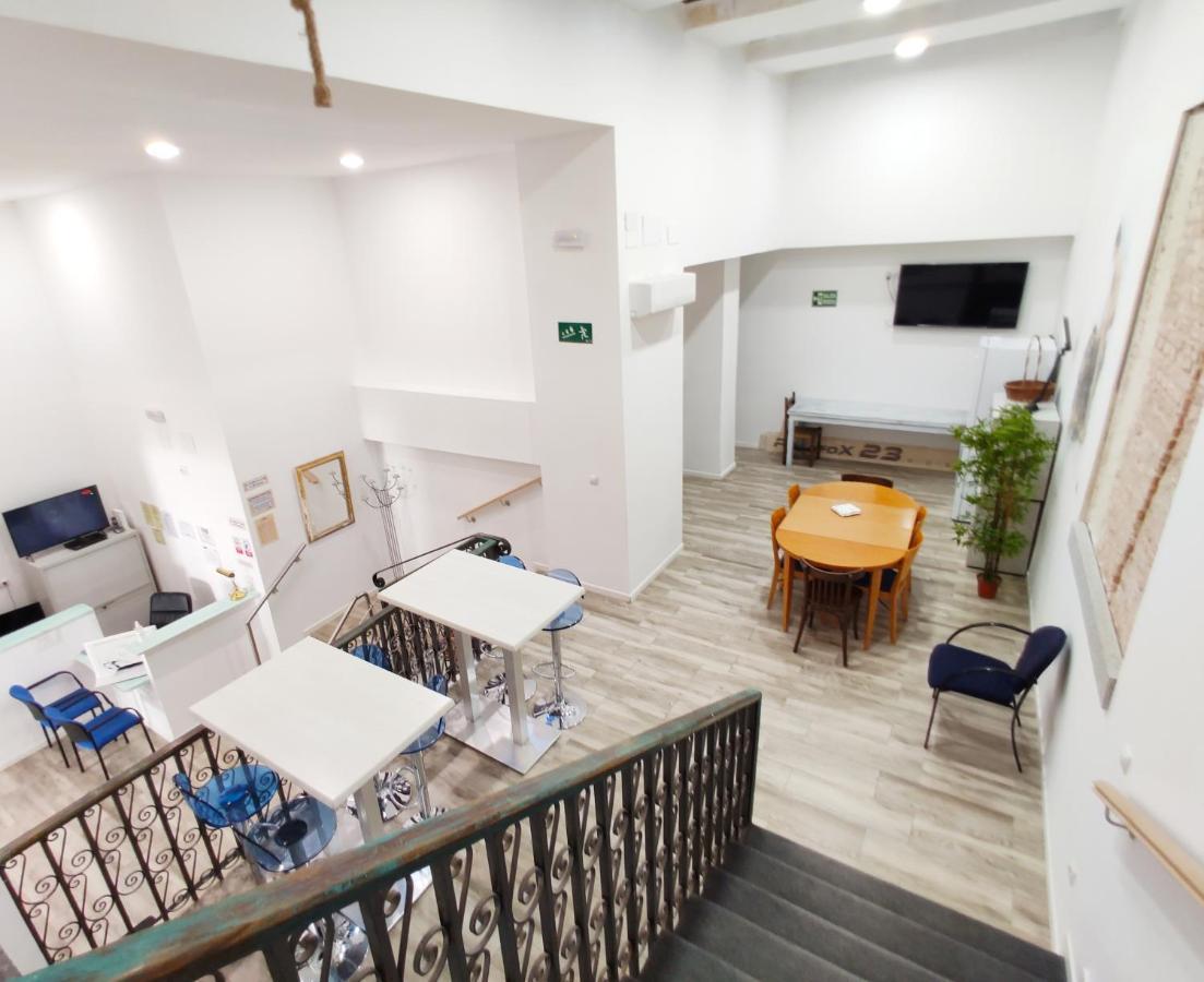 Palafox 23 Hostel Madrid Bagian luar foto