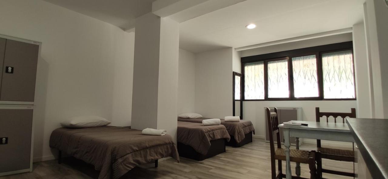 Palafox 23 Hostel Madrid Bagian luar foto